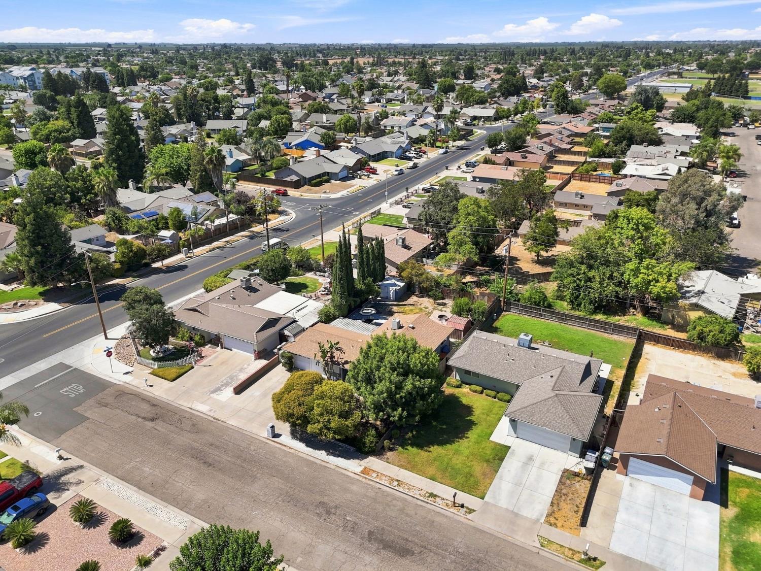 1078 W Madalyn Ave, Tulare, CA 93274