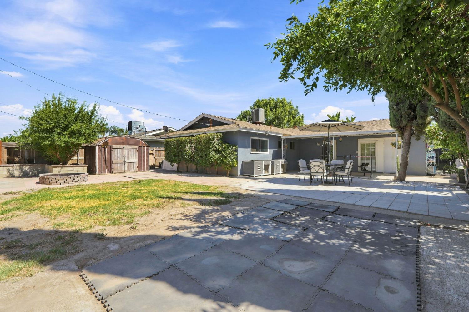 1078 W Madalyn Ave, Tulare, CA 93274
