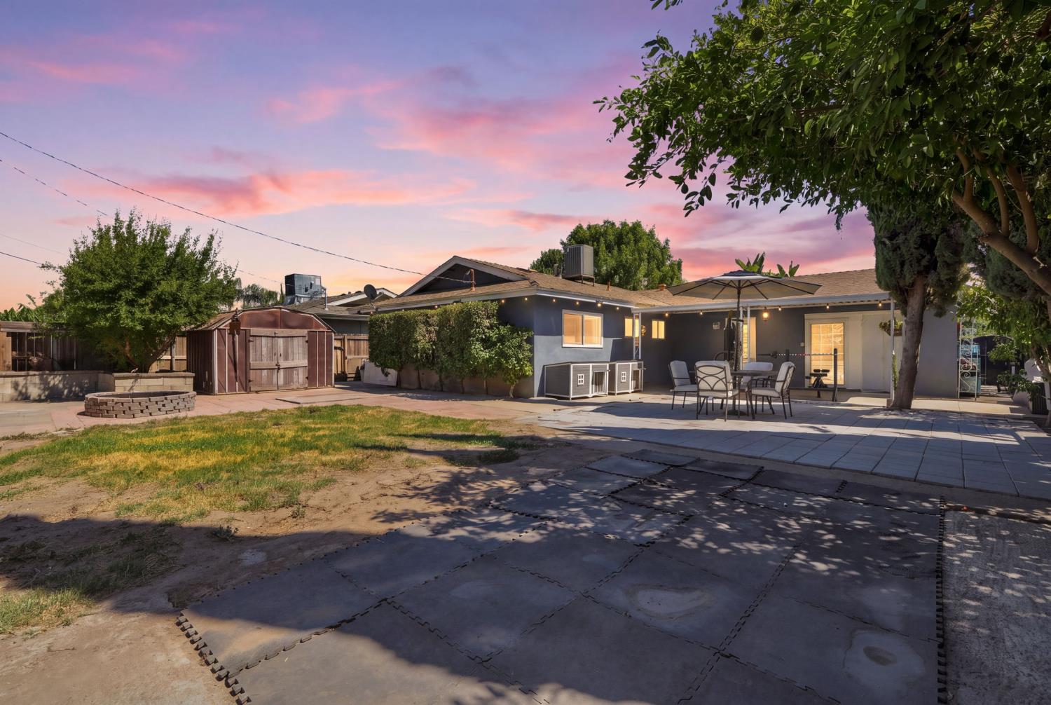 1078 W Madalyn Ave, Tulare, CA 93274