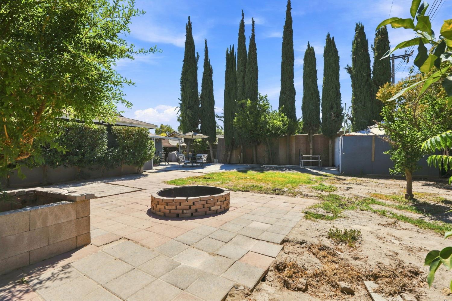 1078 W Madalyn Ave, Tulare, CA 93274