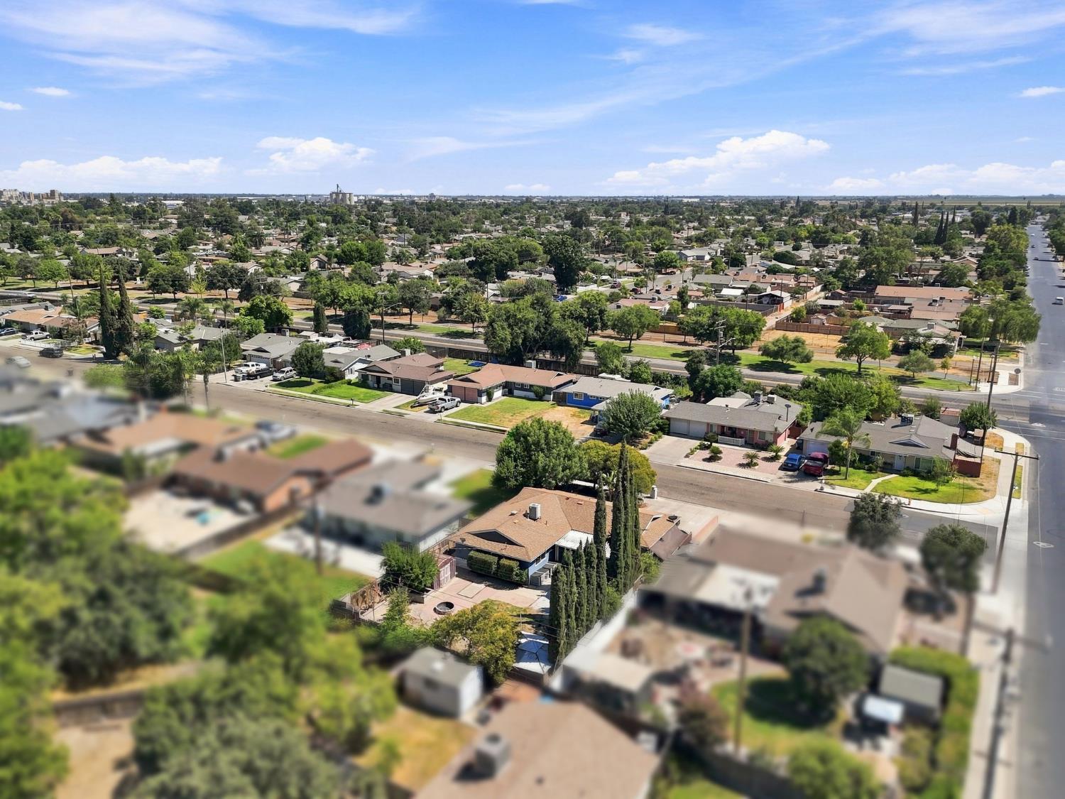 1078 W Madalyn Ave, Tulare, CA 93274