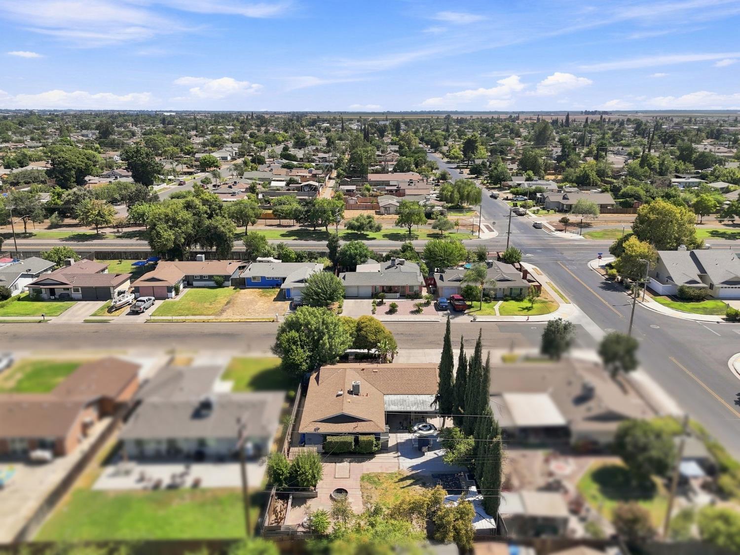 1078 W Madalyn Ave, Tulare, CA 93274