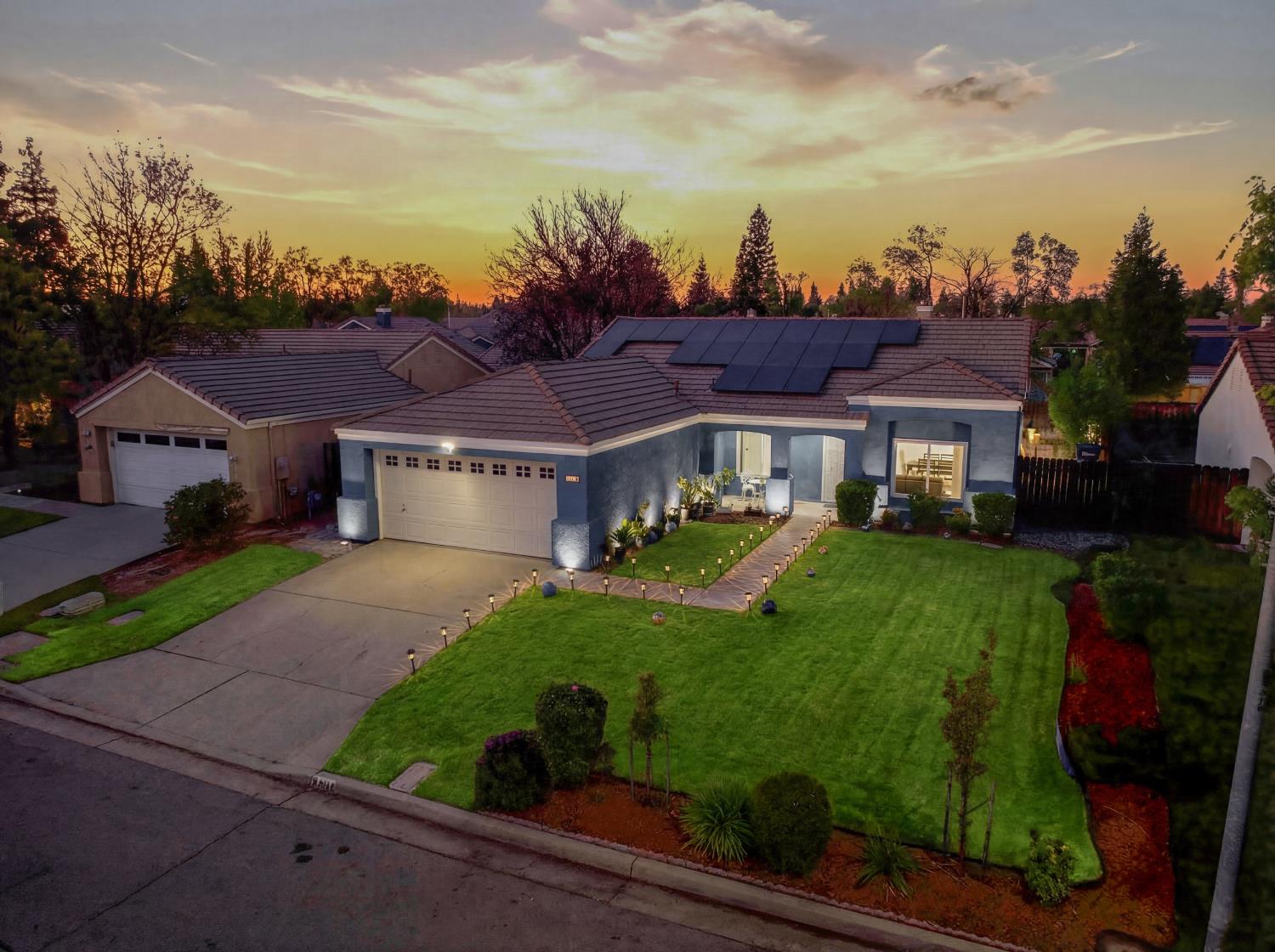 2404 E El paso Ave E, Fresno, CA 93720