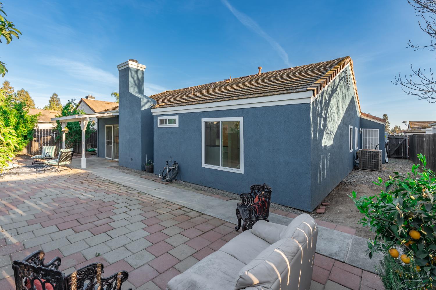 2404 E El paso Ave E, Fresno, CA 93720