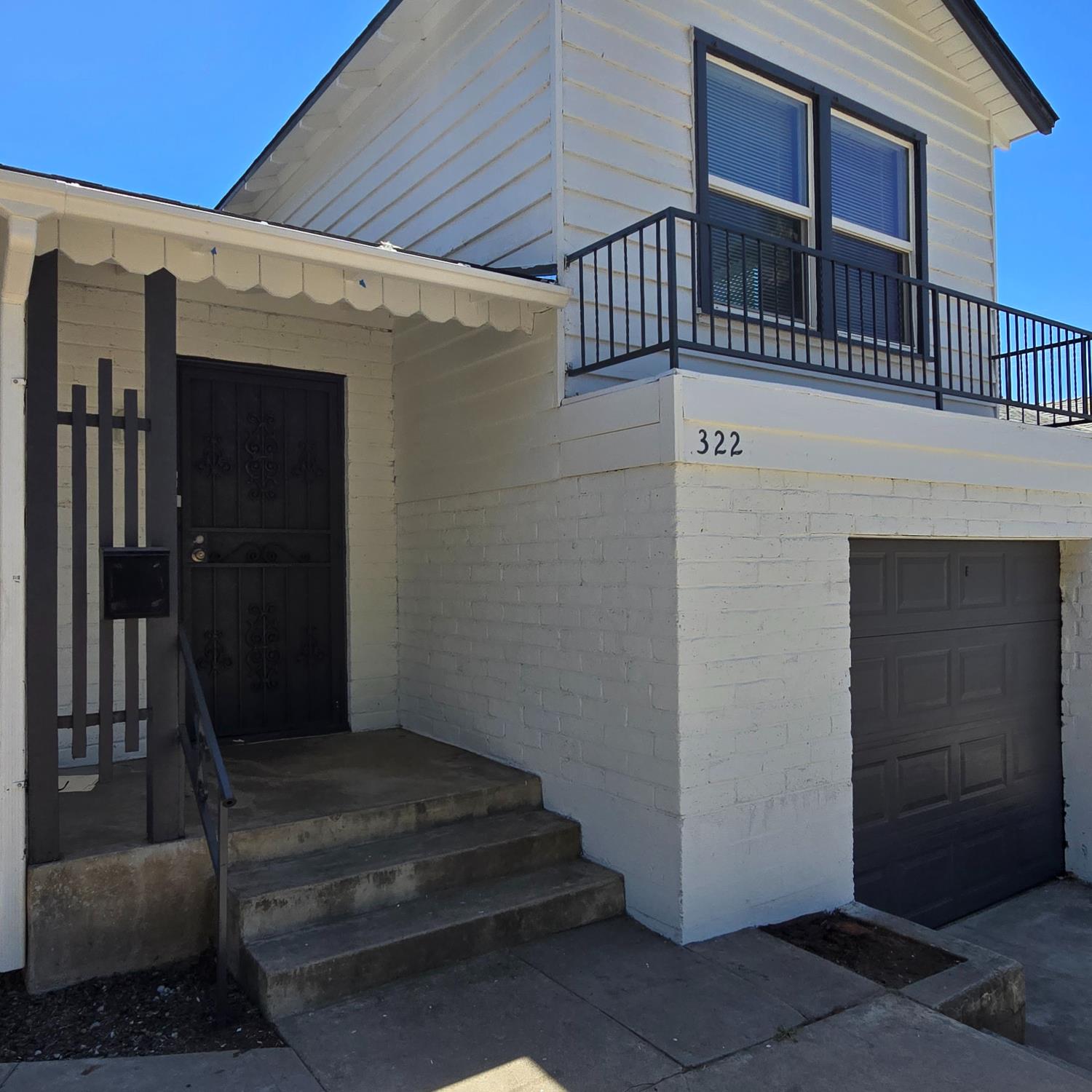 322 E Kearney Blvd, Fresno, CA 93706