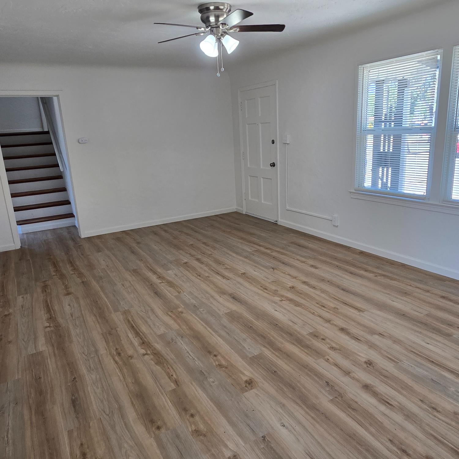 322 E Kearney Blvd, Fresno, CA 93706