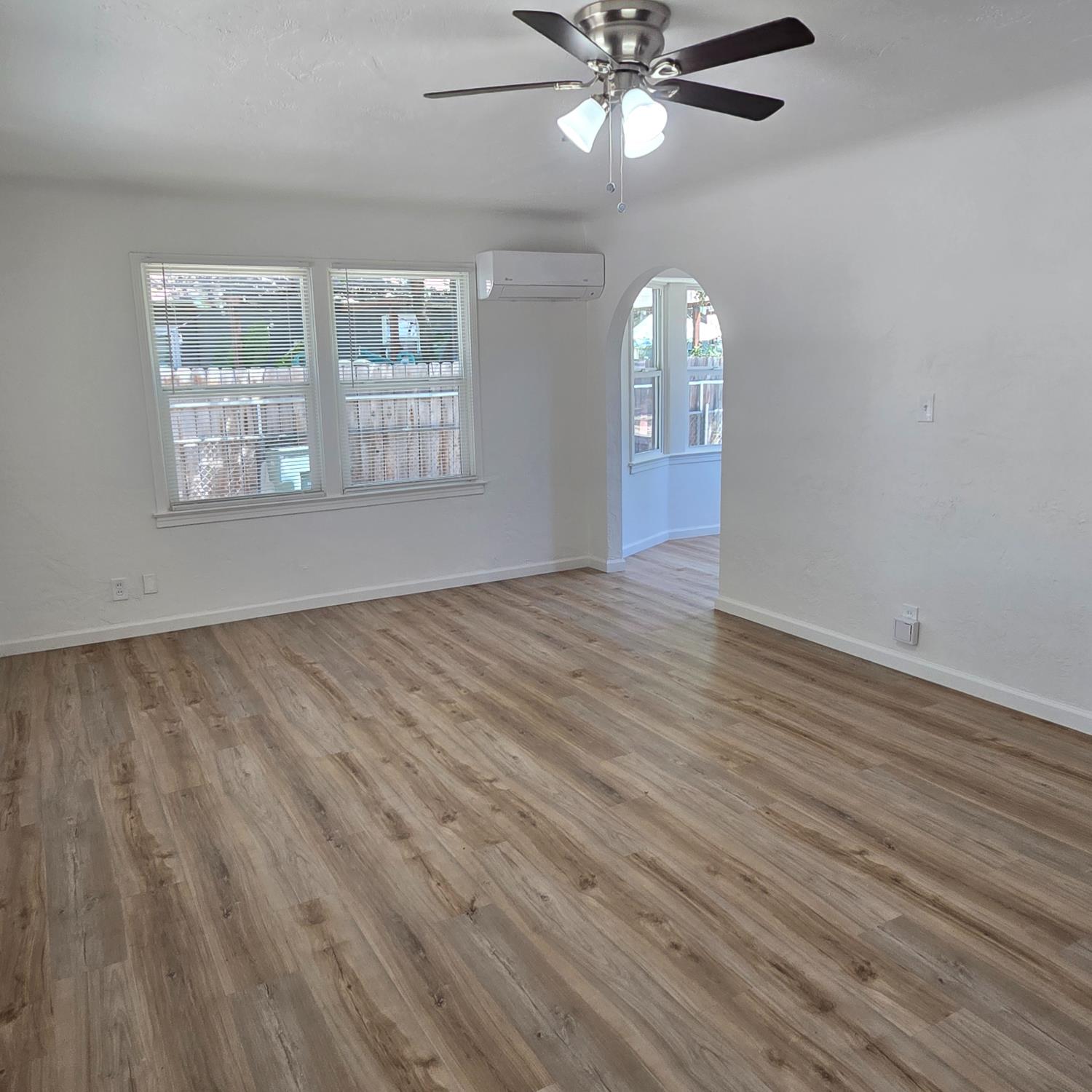 322 E Kearney Blvd, Fresno, CA 93706