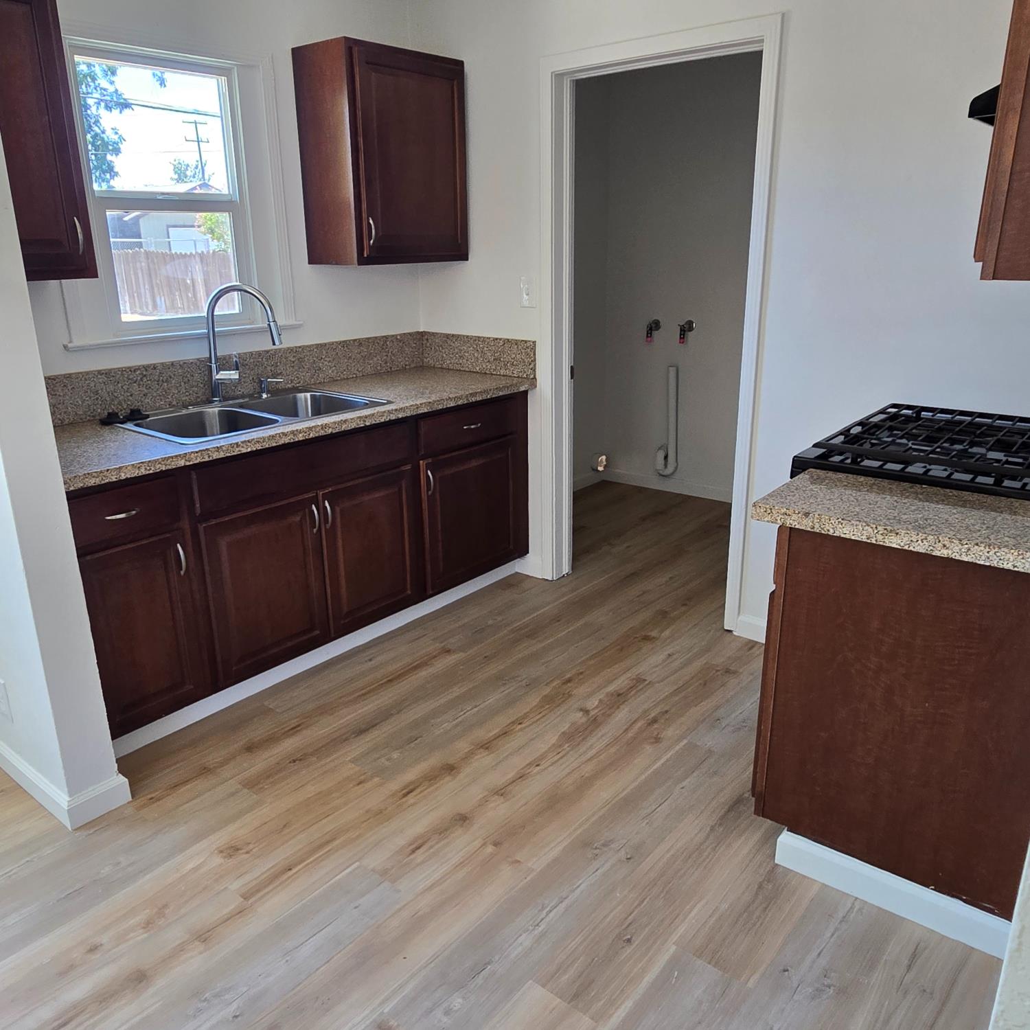 322 E Kearney Blvd, Fresno, CA 93706