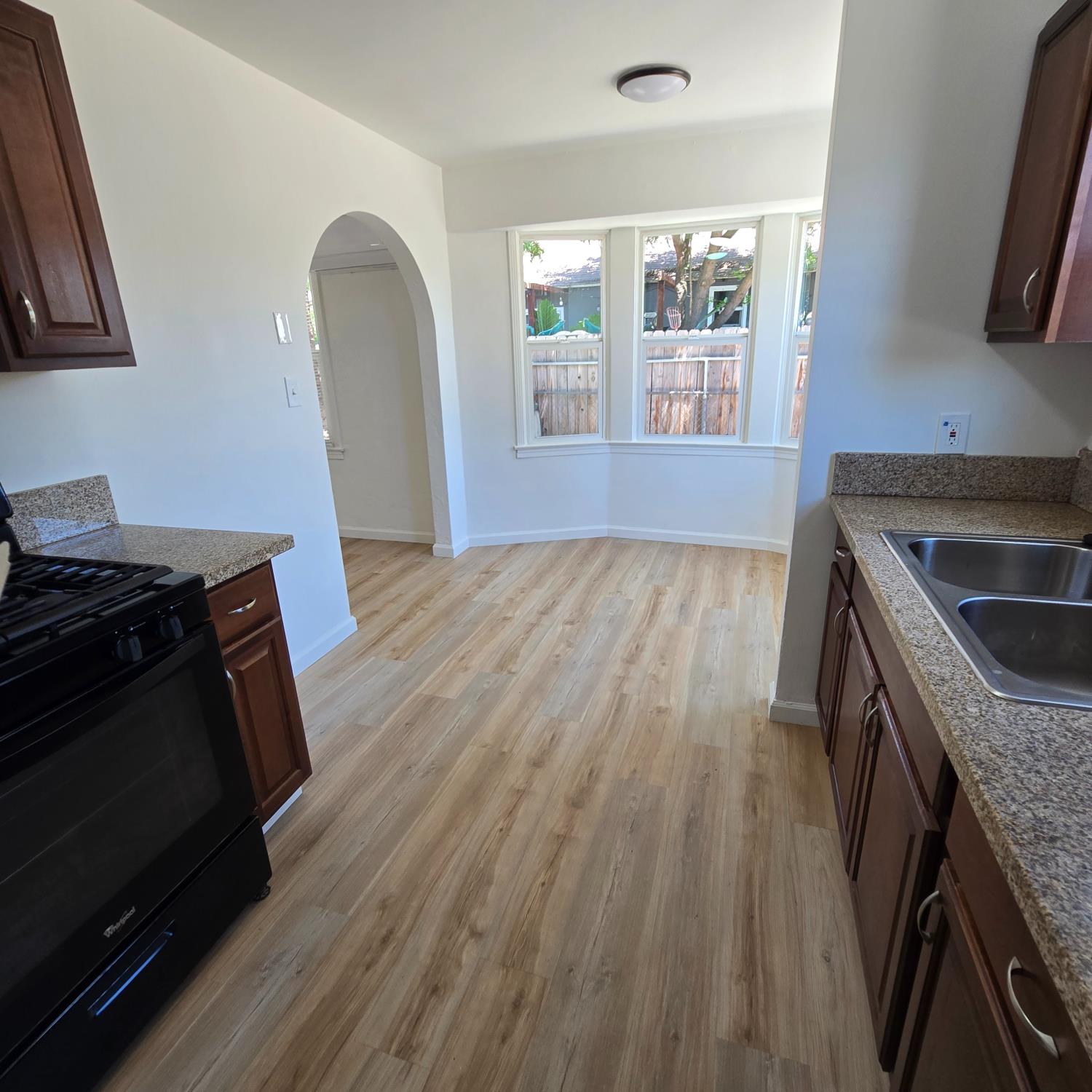 322 E Kearney Blvd, Fresno, CA 93706