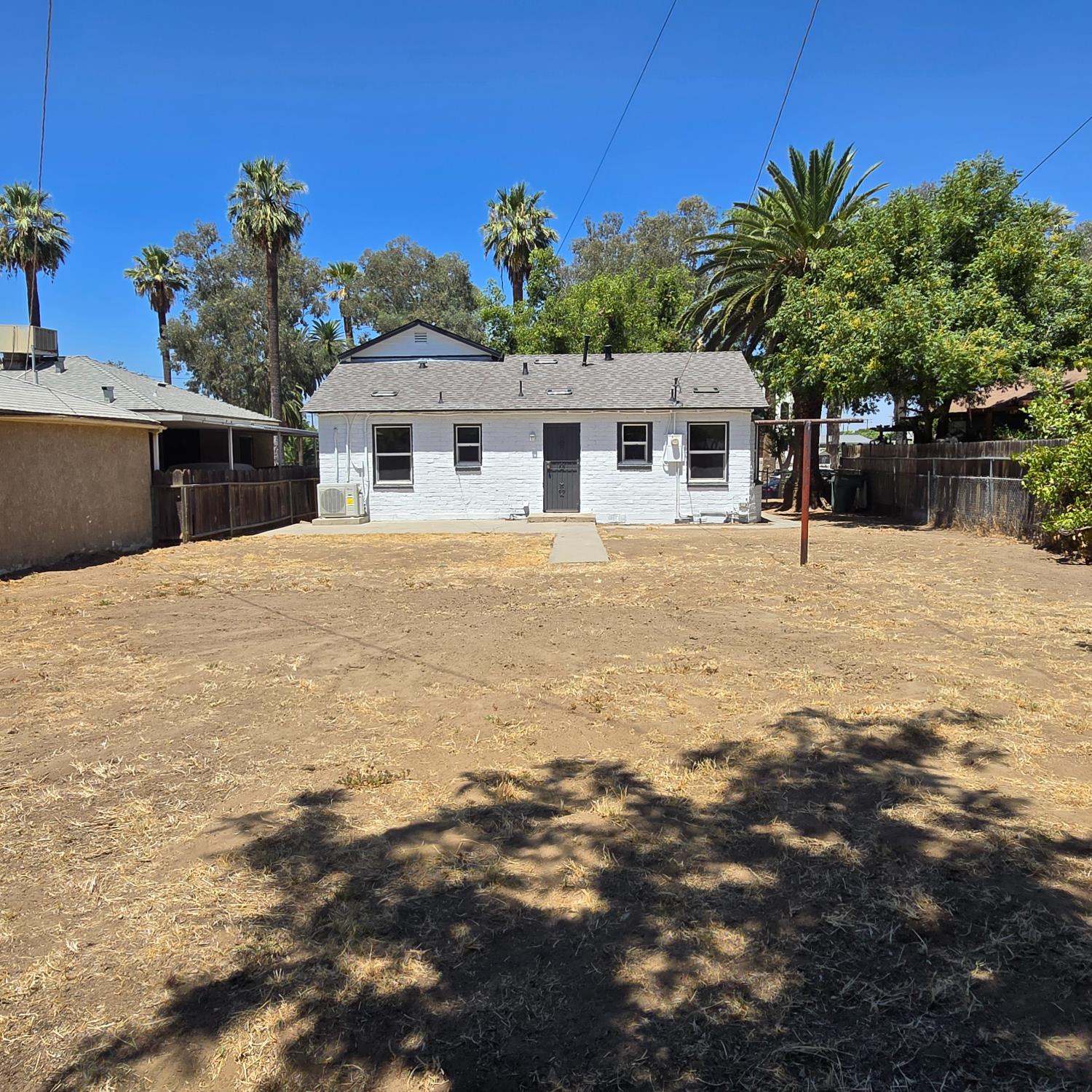 322 E Kearney Blvd, Fresno, CA 93706