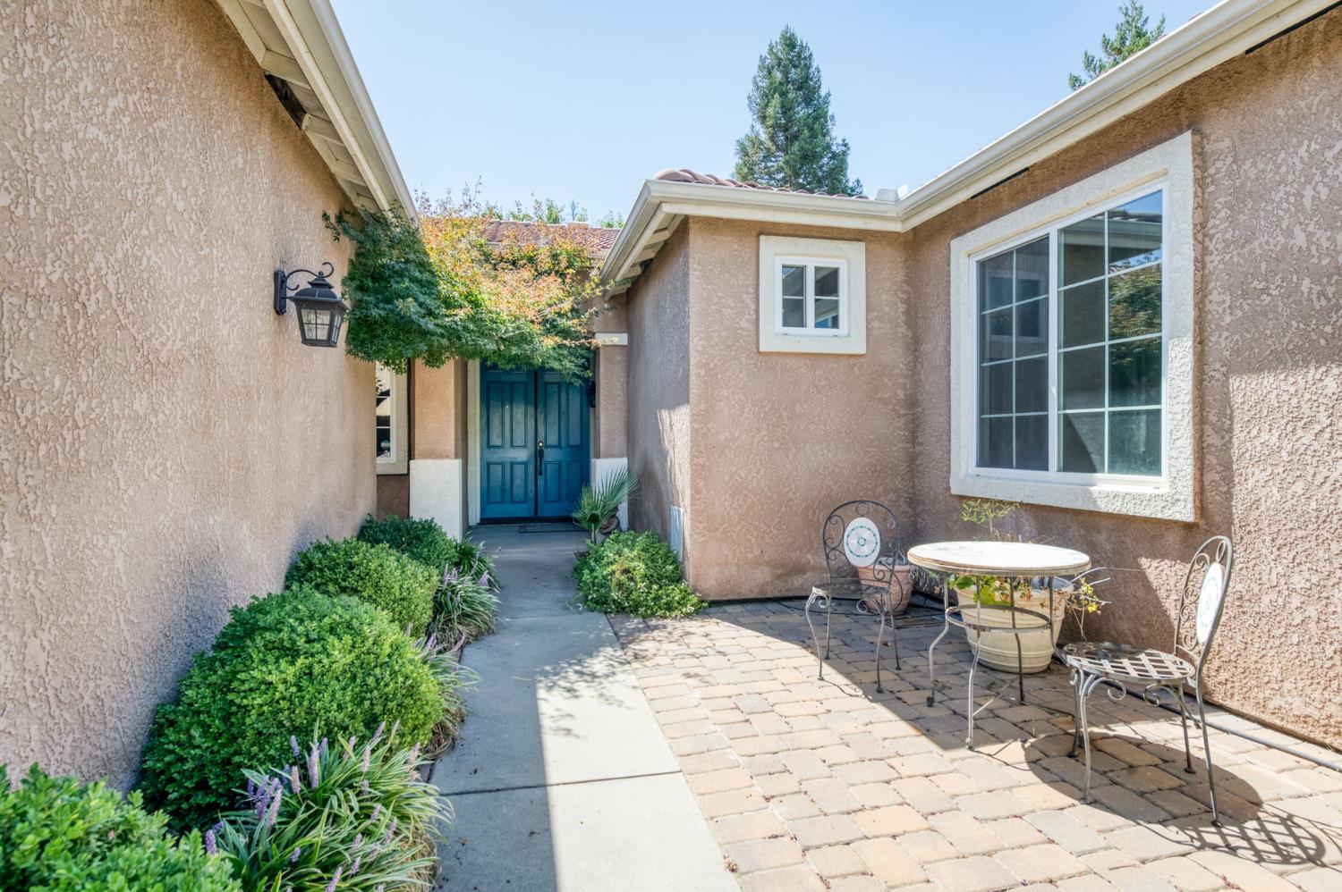 1926 Park Ave, Clovis, CA 93611