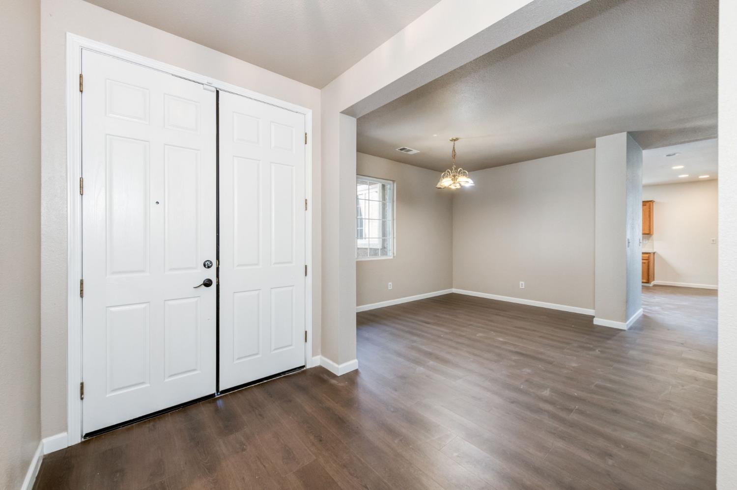1926 Park Ave, Clovis, CA 93611