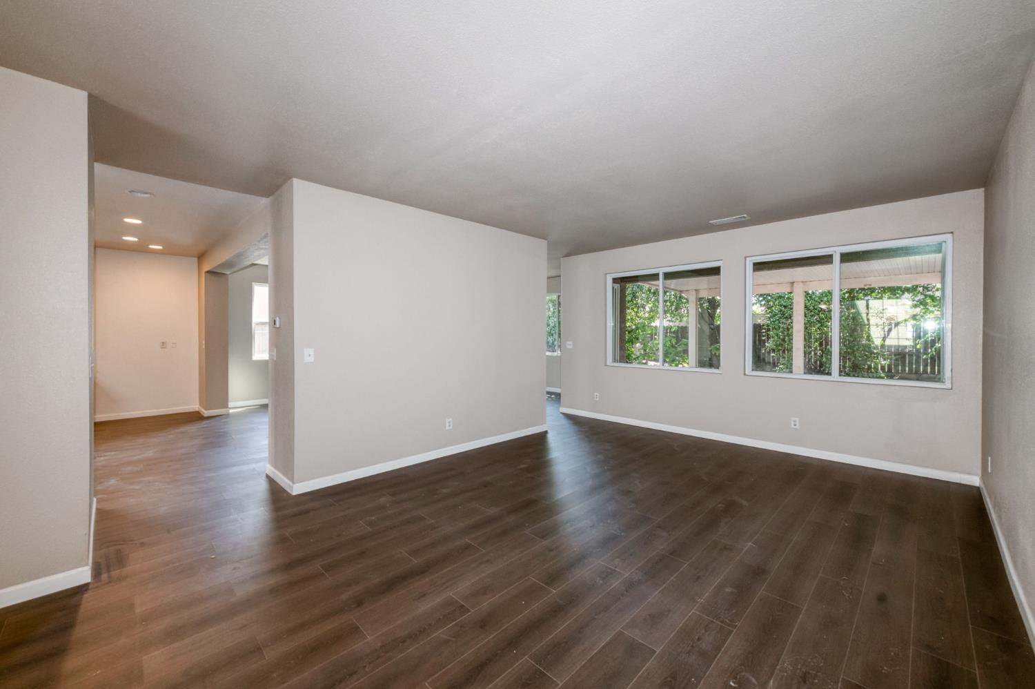 1926 Park Ave, Clovis, CA 93611