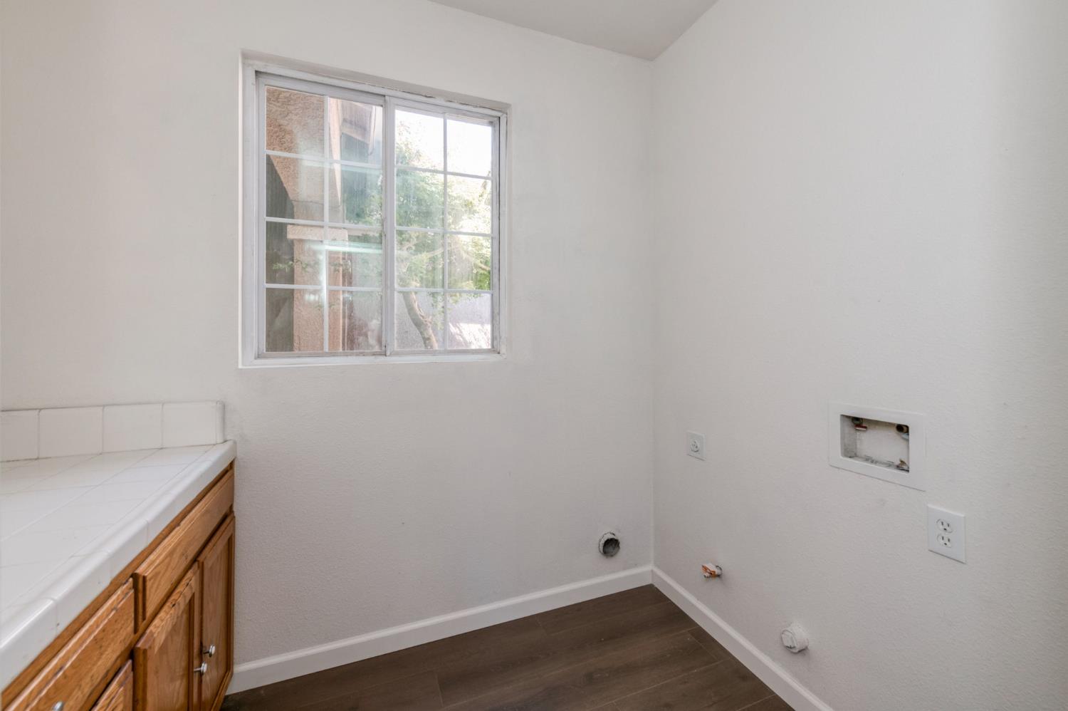 1926 Park Ave, Clovis, CA 93611
