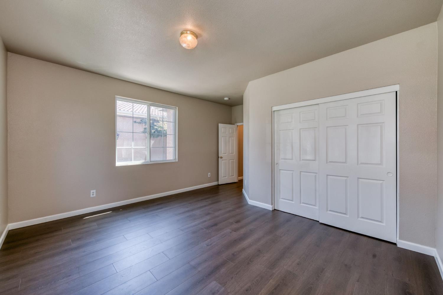 1926 Park Ave, Clovis, CA 93611