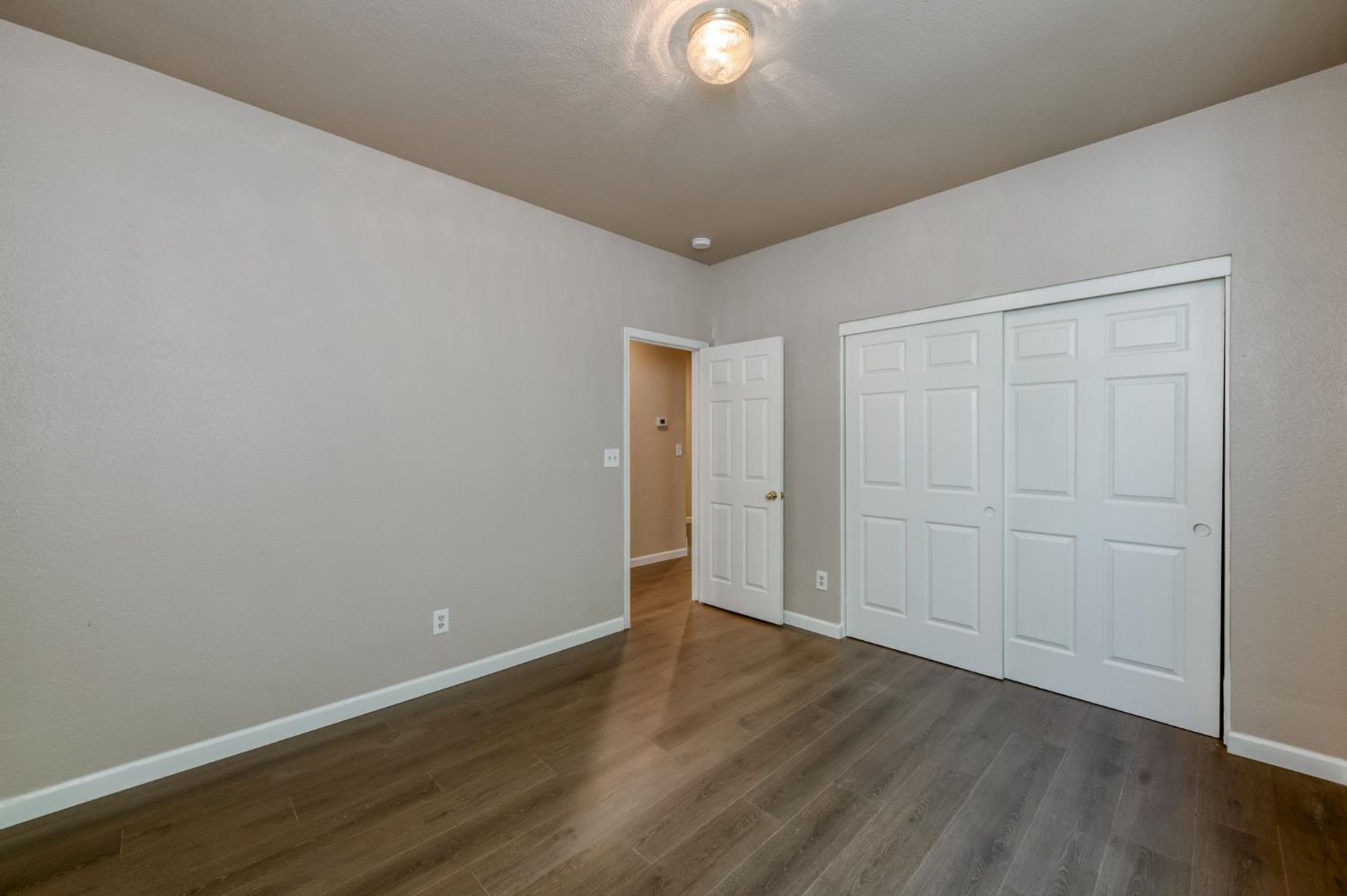 1926 Park Ave, Clovis, CA 93611