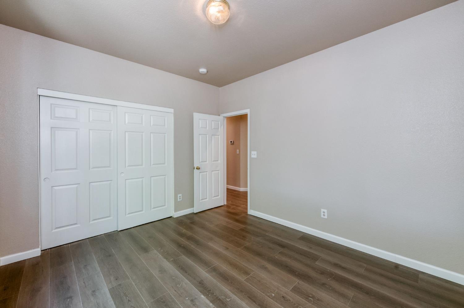 1926 Park Ave, Clovis, CA 93611