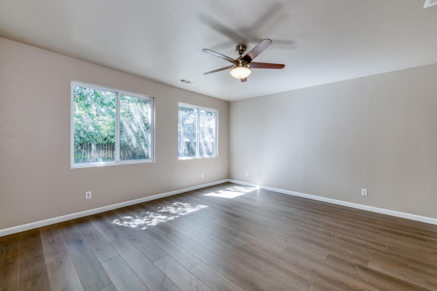 1926 Park Ave, Clovis, CA 93611