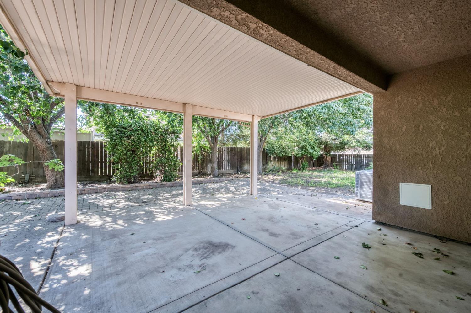 1926 Park Ave, Clovis, CA 93611