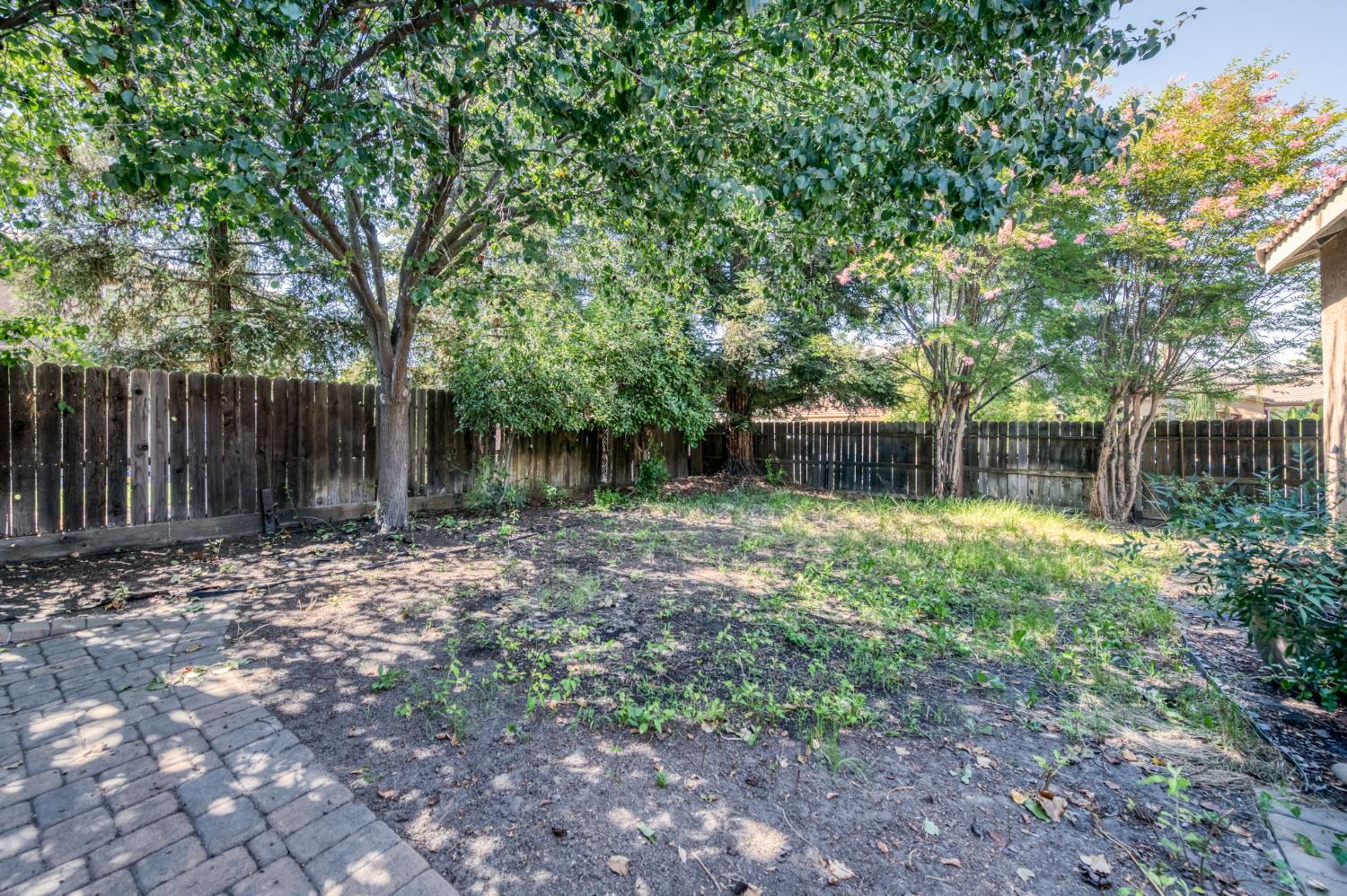 1926 Park Ave, Clovis, CA 93611