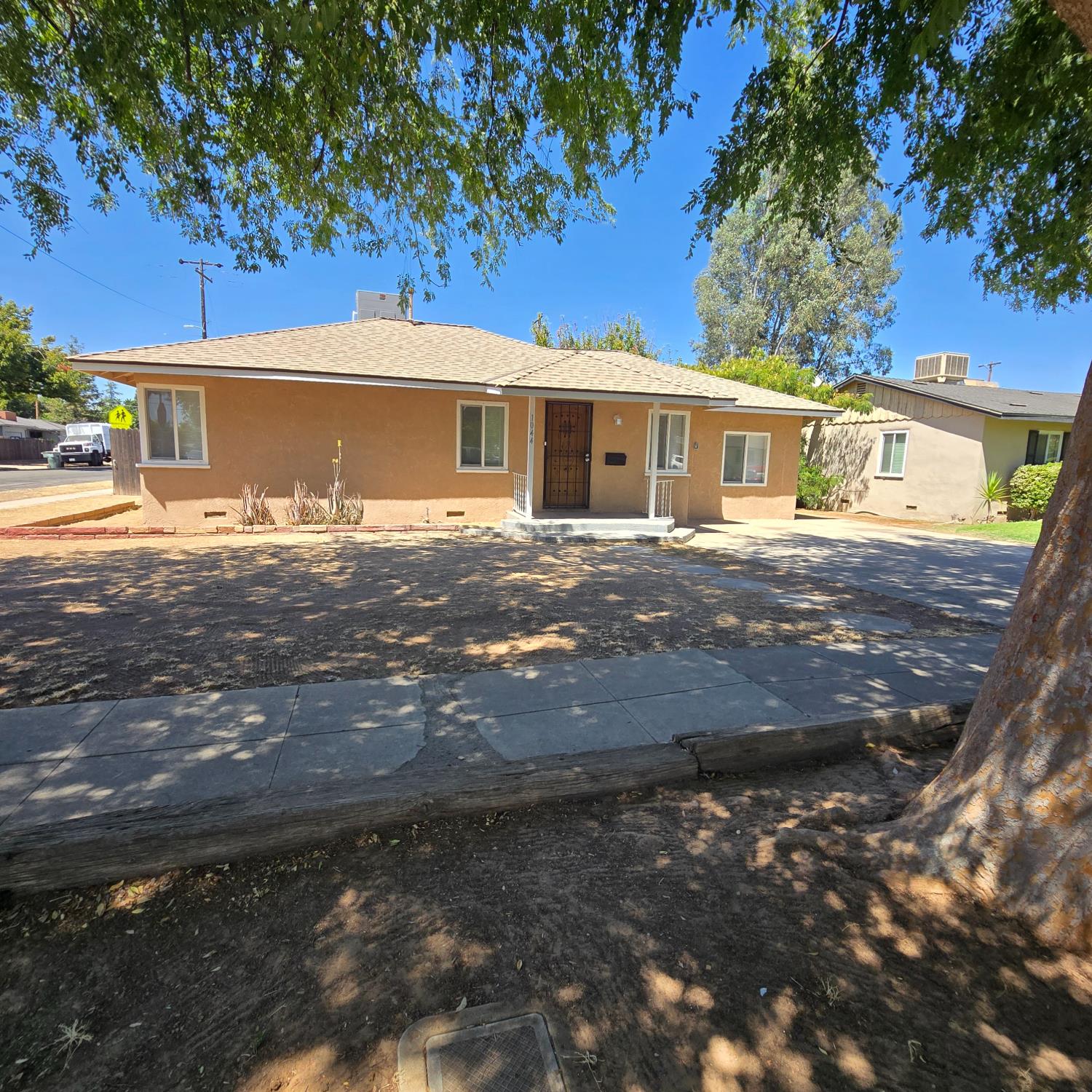 1044 W Fedora Ave, Fresno, CA 93705