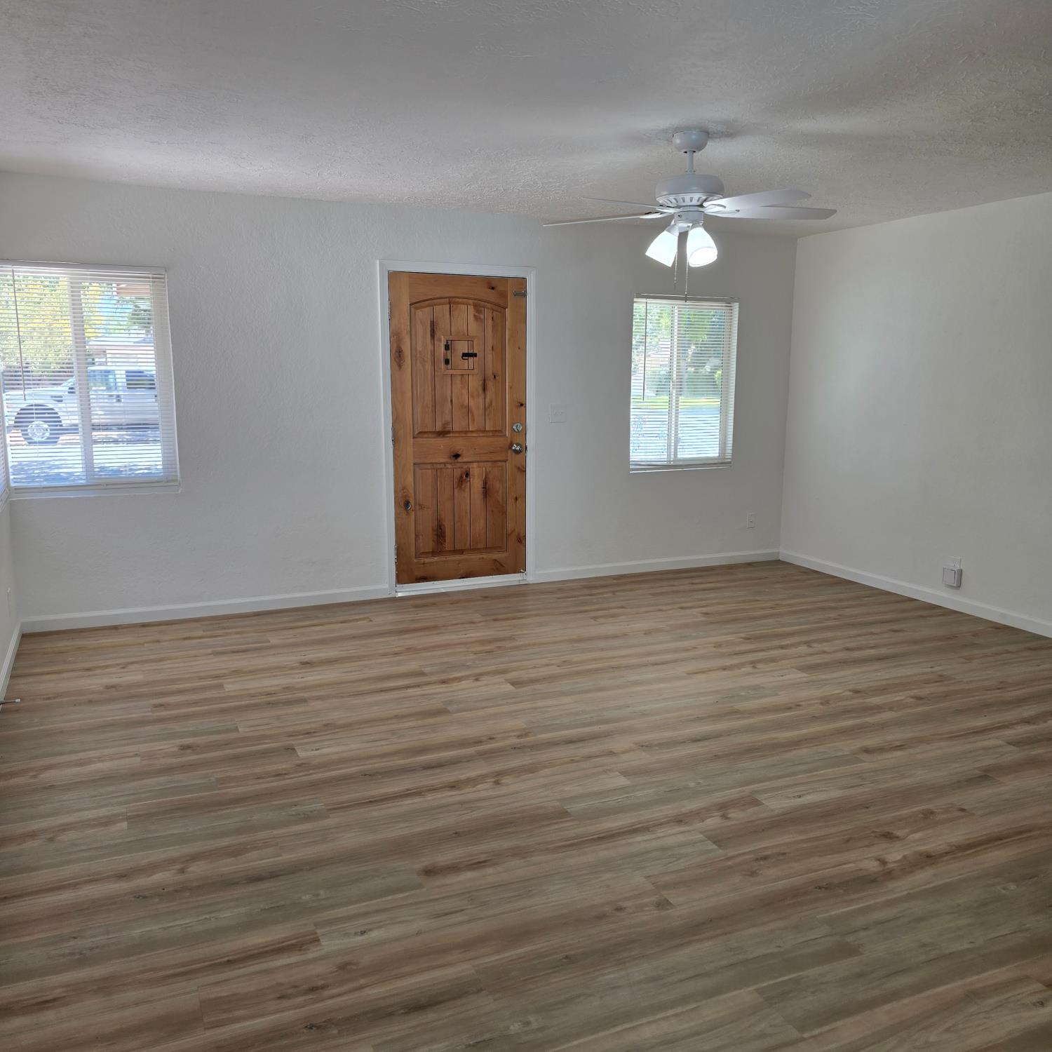 1044 W Fedora Ave, Fresno, CA 93705