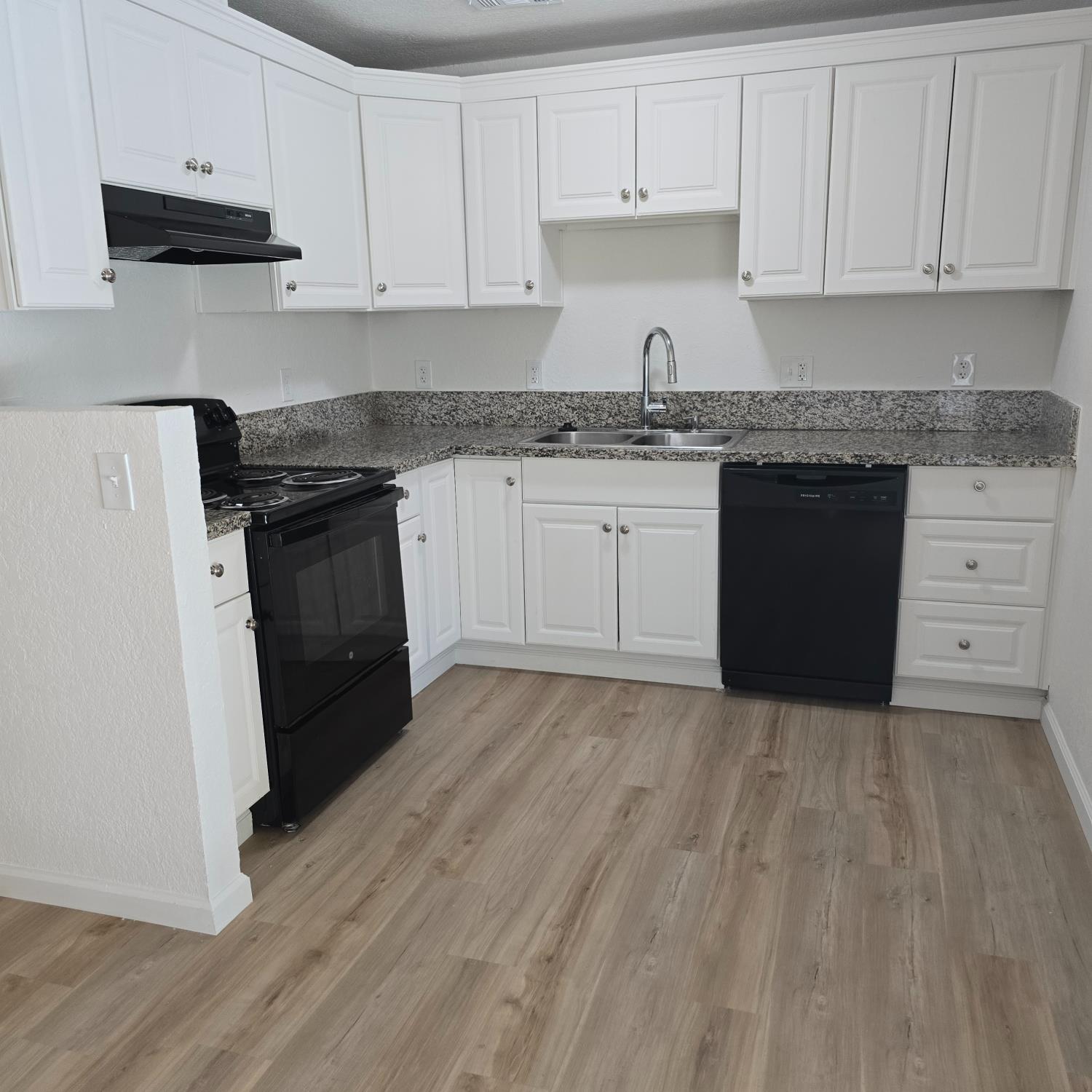 1044 W Fedora Ave, Fresno, CA 93705