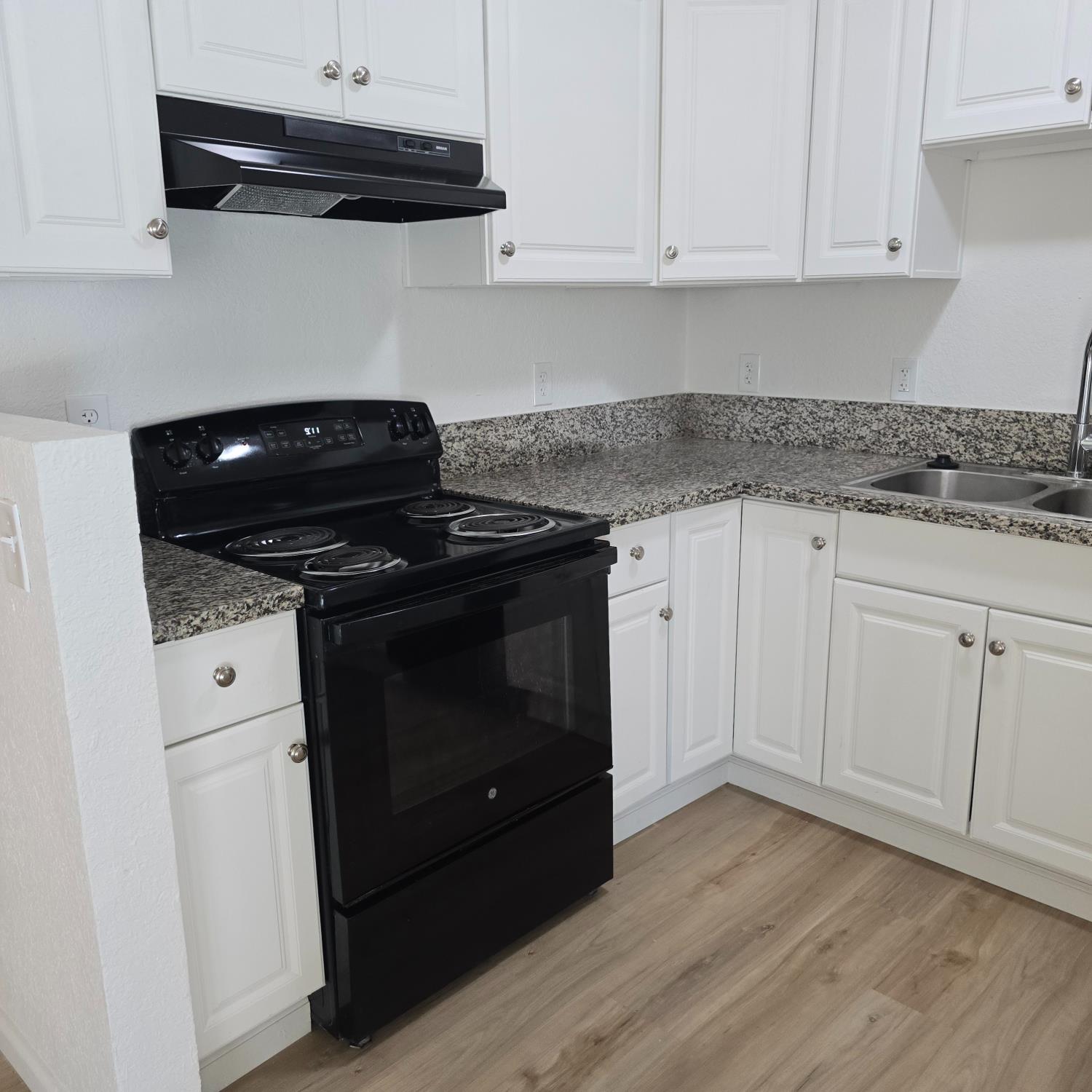 1044 W Fedora Ave, Fresno, CA 93705