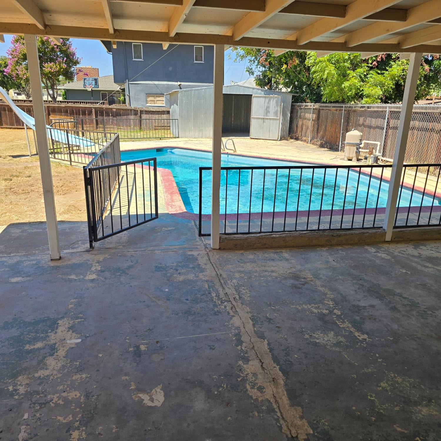 1044 W Fedora Ave, Fresno, CA 93705