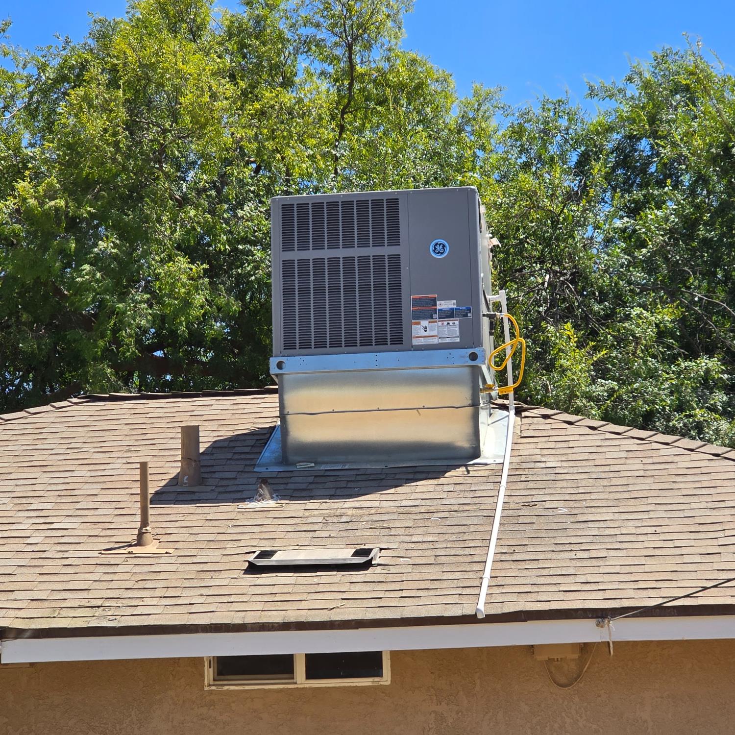 1044 W Fedora Ave, Fresno, CA 93705