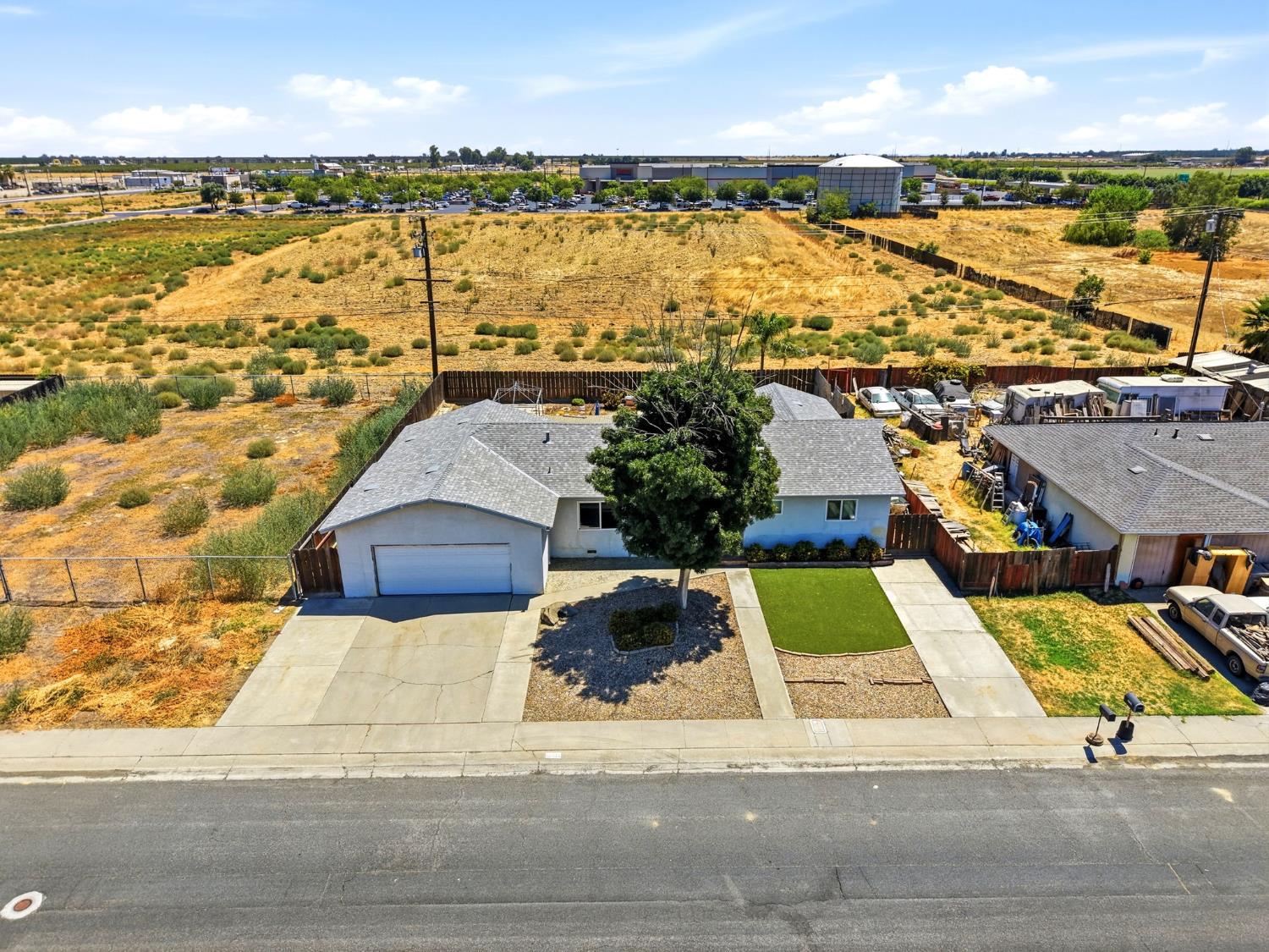 10139 David St, Hanford, CA 93230