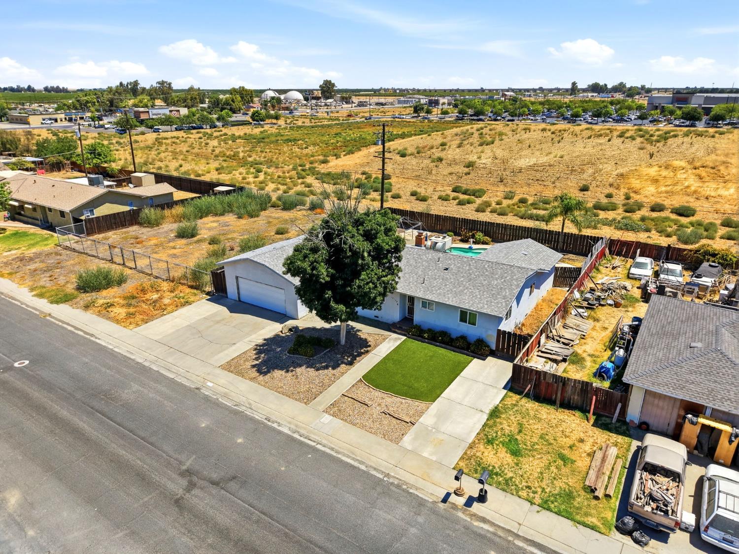 10139 David St, Hanford, CA 93230