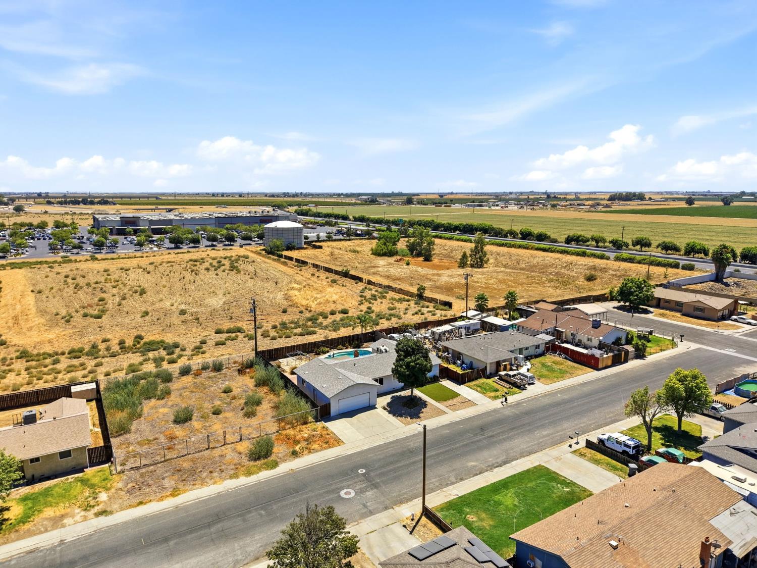 10139 David St, Hanford, CA 93230