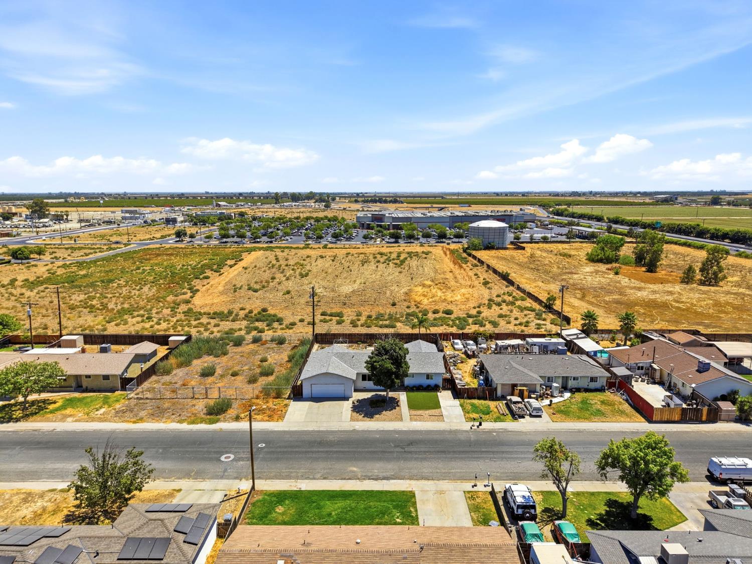 10139 David St, Hanford, CA 93230
