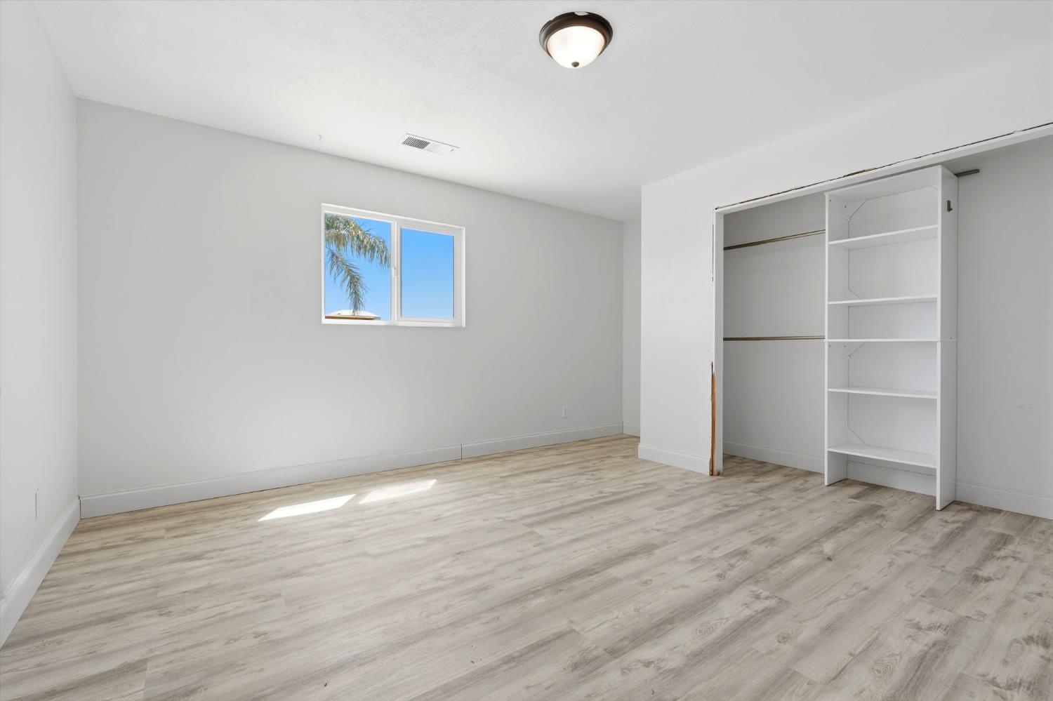 10139 David St, Hanford, CA 93230