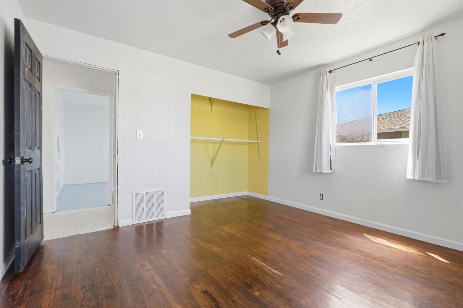 10139 David St, Hanford, CA 93230