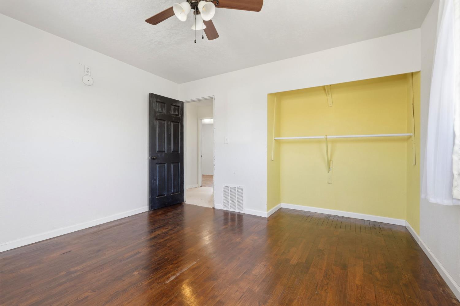 10139 David St, Hanford, CA 93230