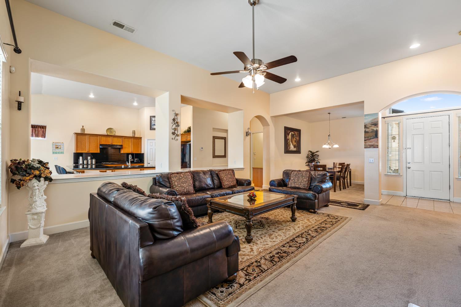6265 W Menlo Ave, Fresno, CA 93722