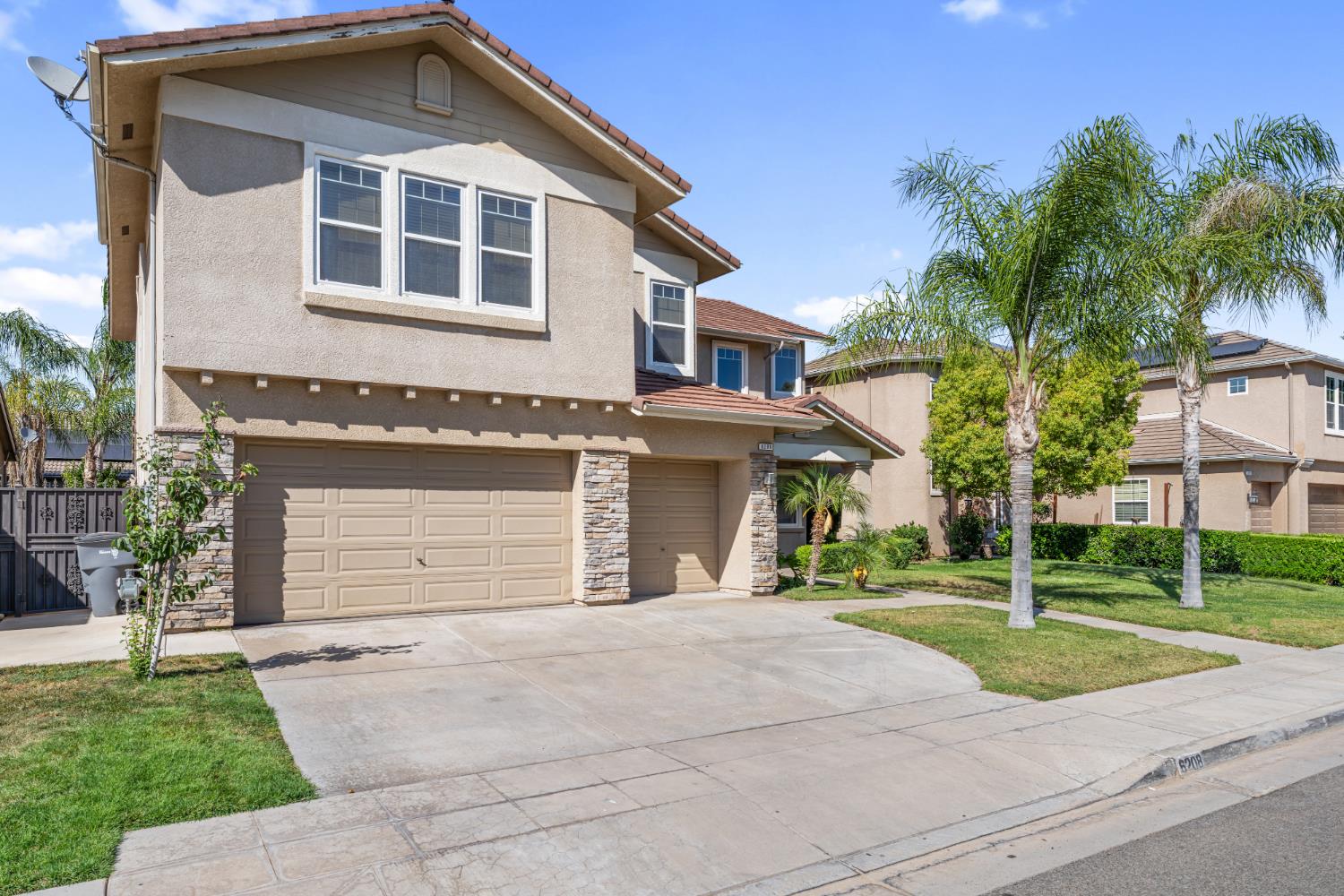 6208 W Menlo Ave, Fresno, CA 93722