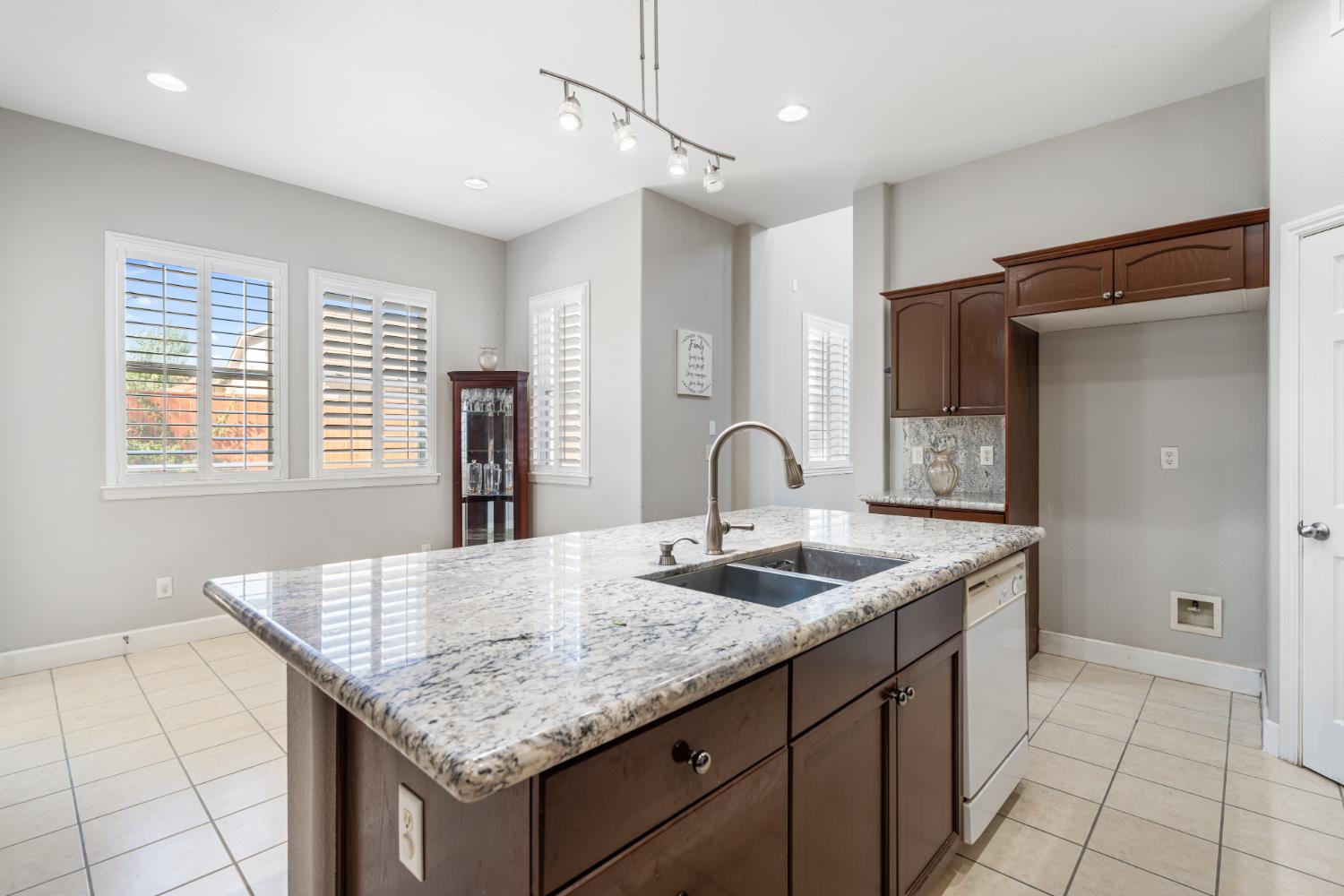 6208 W Menlo Ave, Fresno, CA 93722