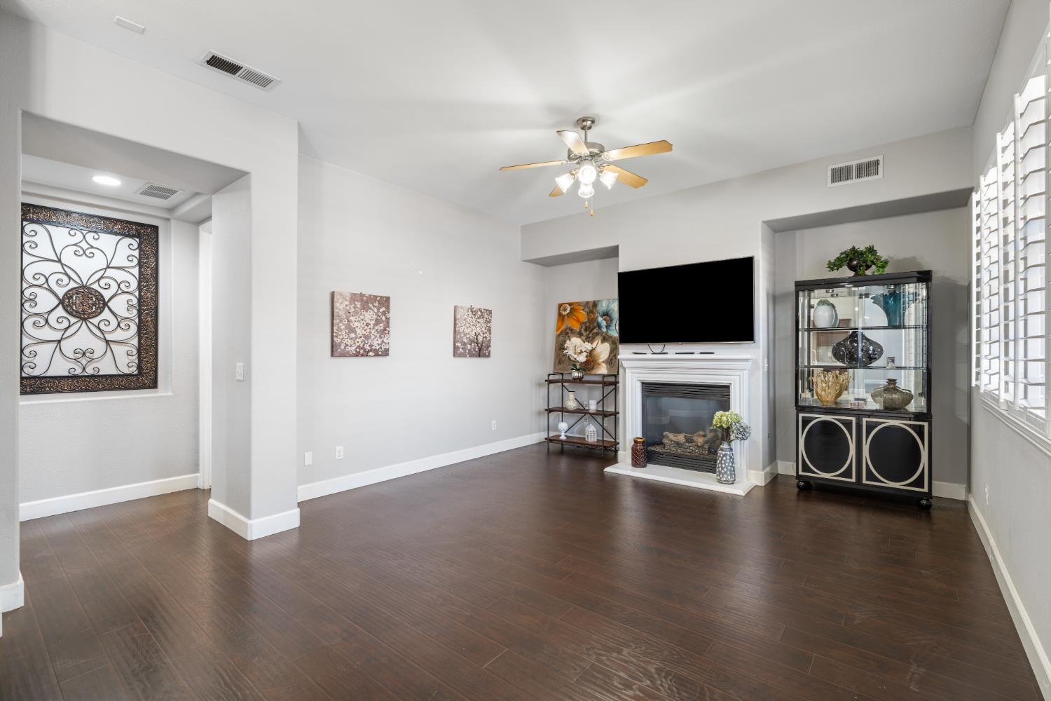 6208 W Menlo Ave, Fresno, CA 93722