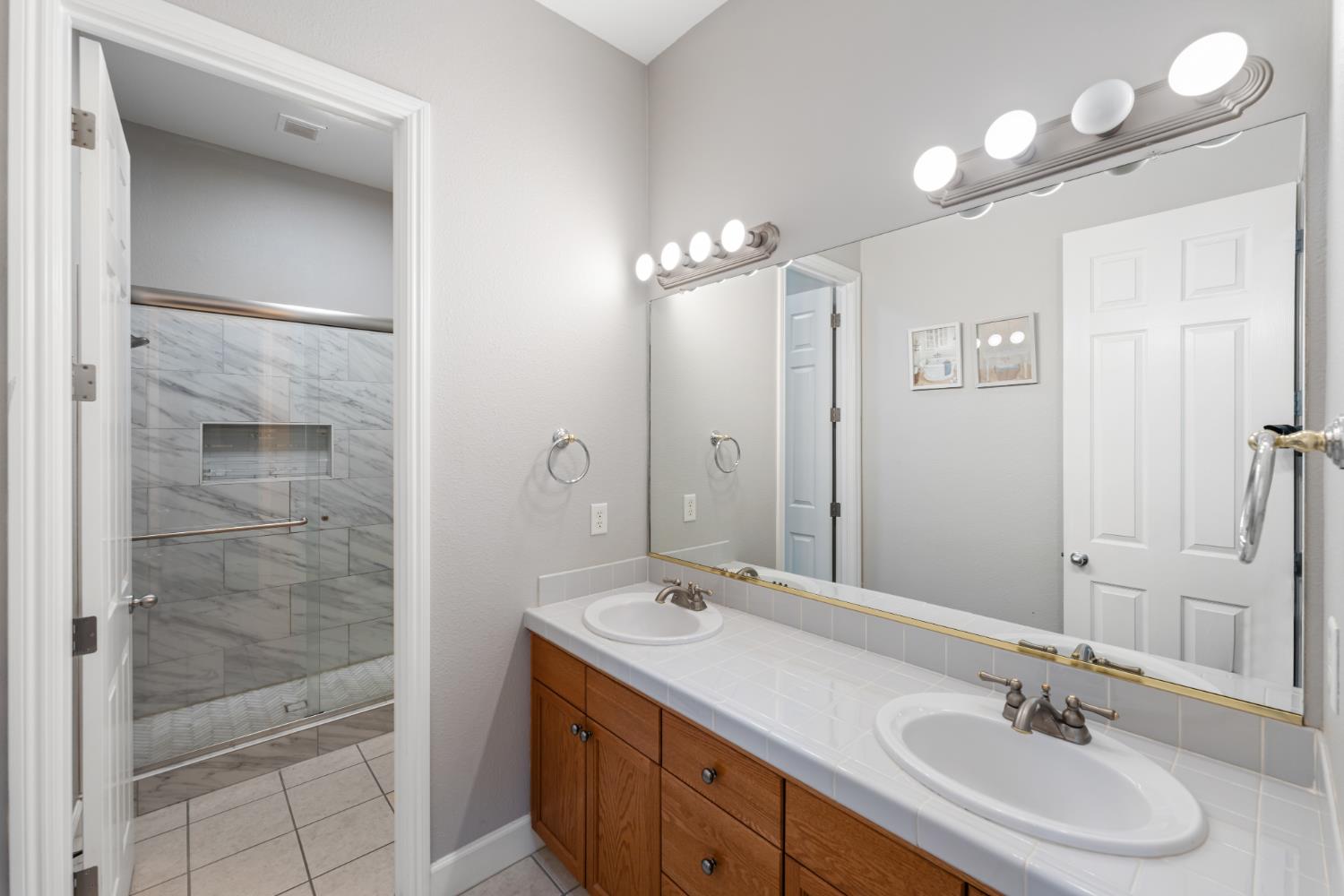 6208 W Menlo Ave, Fresno, CA 93722