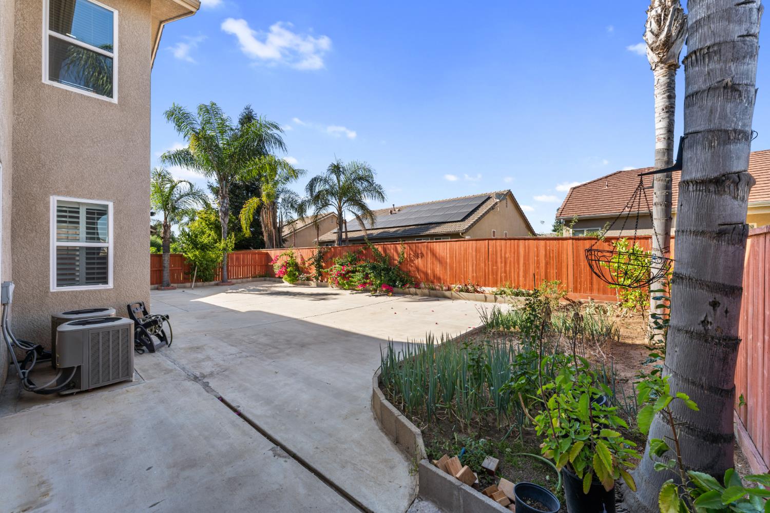 6208 W Menlo Ave, Fresno, CA 93722