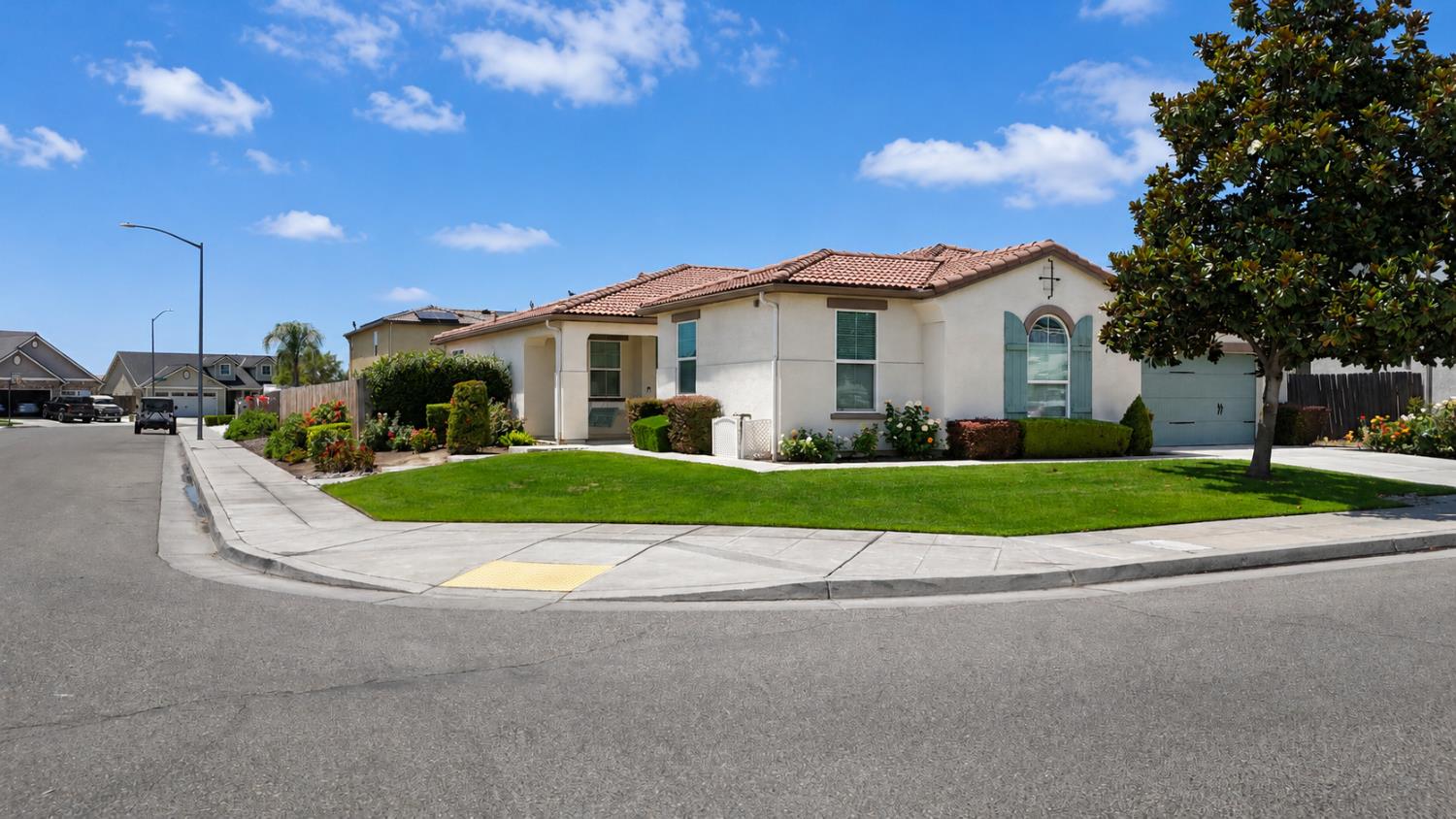 3659 N Pearwood Ave, Fresno, CA 93727