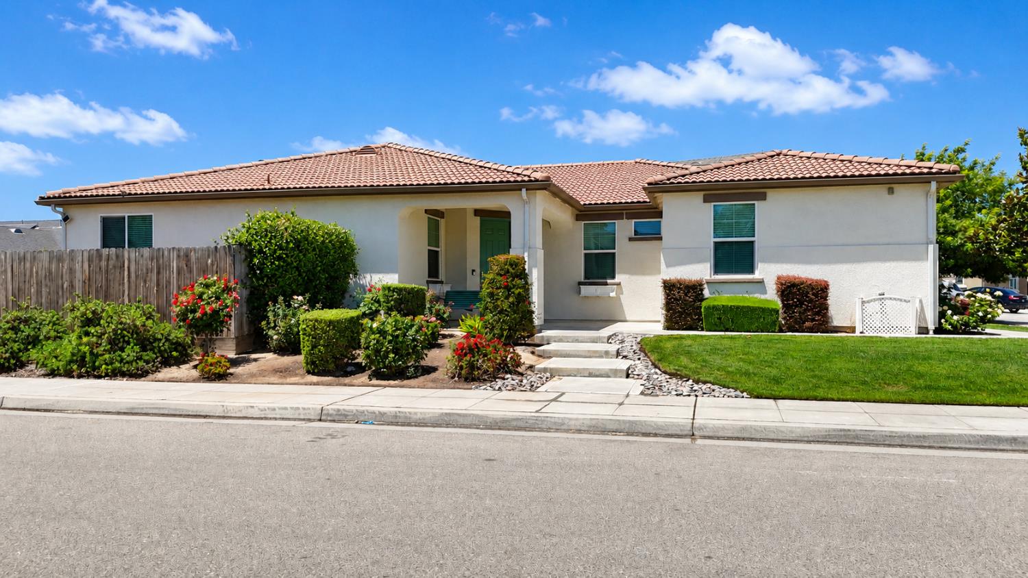 3659 N Pearwood Ave, Fresno, CA 93727