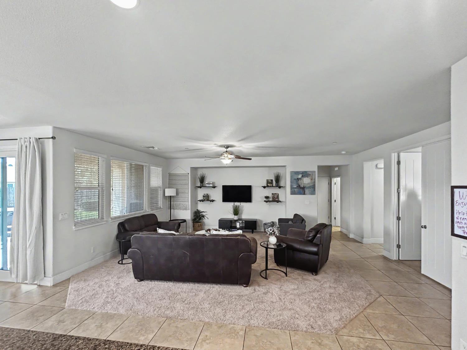 3659 N Pearwood Ave, Fresno, CA 93727