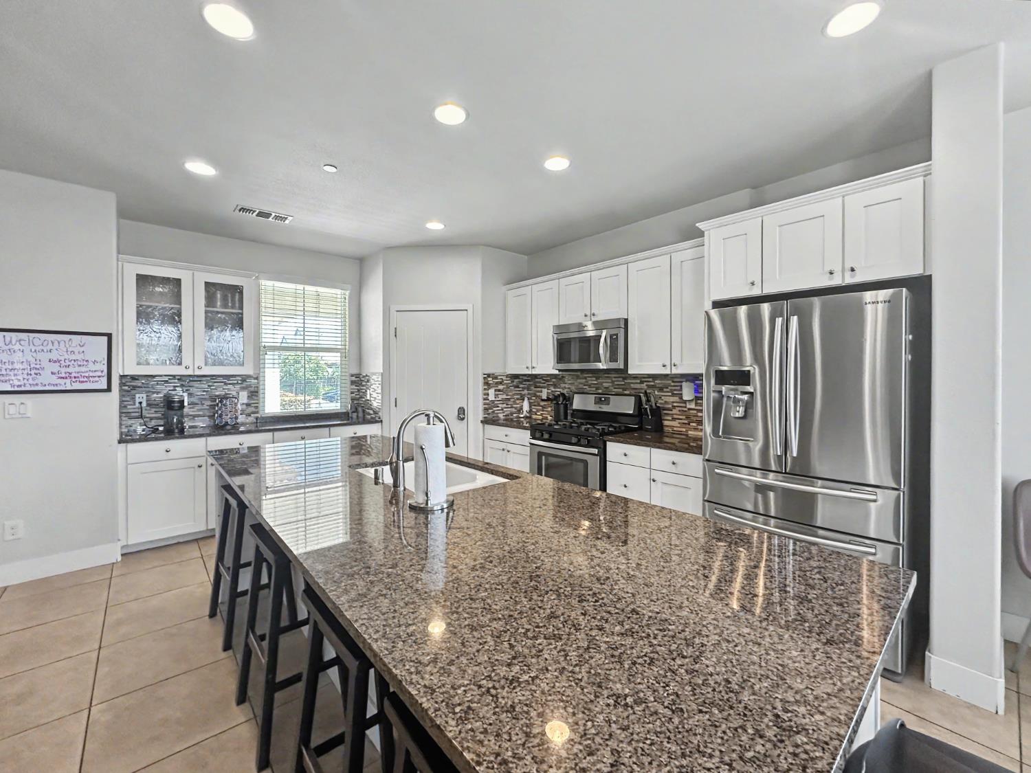3659 N Pearwood Ave, Fresno, CA 93727