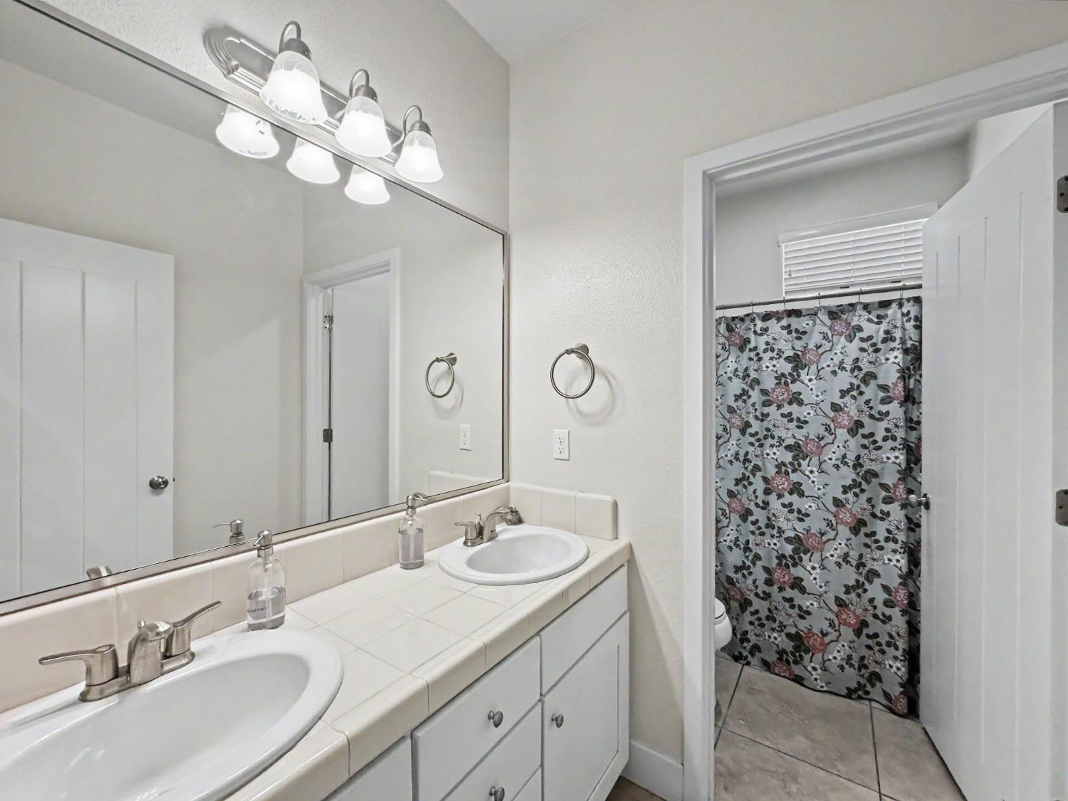 3659 N Pearwood Ave, Fresno, CA 93727
