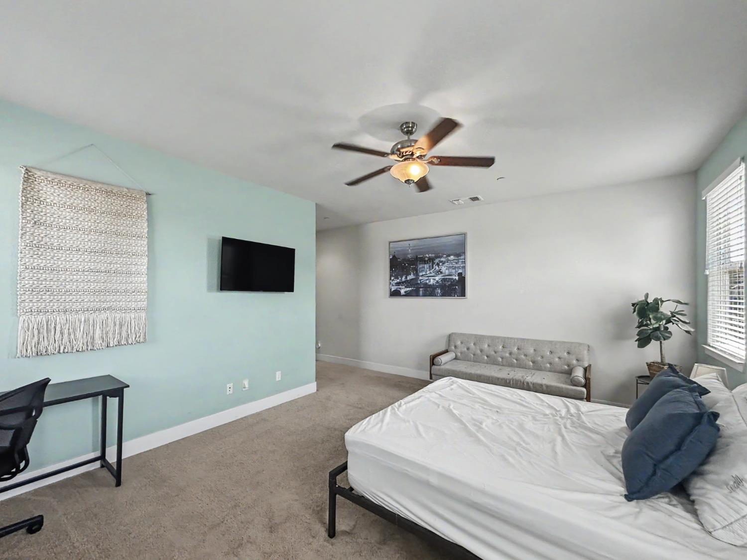 3659 N Pearwood Ave, Fresno, CA 93727