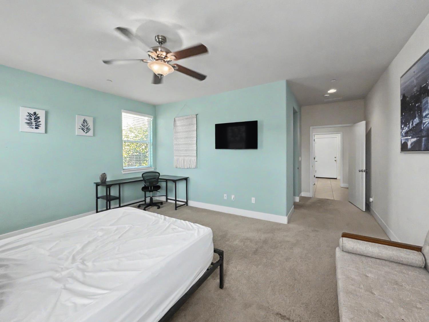 3659 N Pearwood Ave, Fresno, CA 93727
